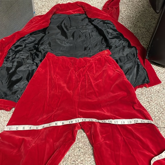 Vintage 70s velvet blazer and bell bottom high waisted pant suit - Picture 10 of 12